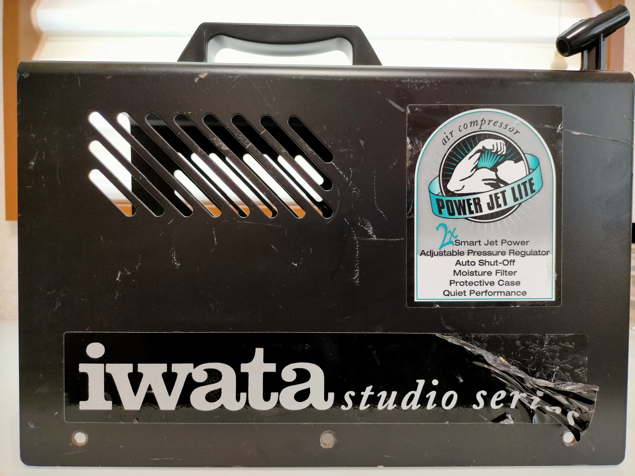 IWATA oil free mini compressor IS-925