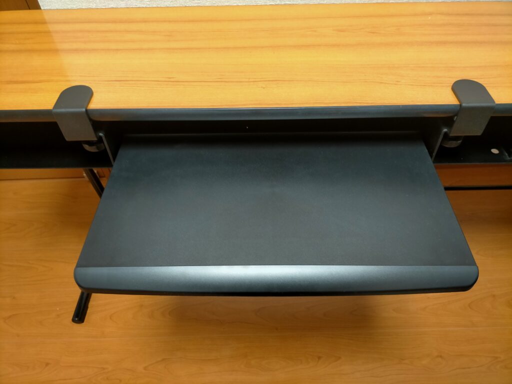 サンワ 100-KB004 キーボードスライダー取り付け完了（After）