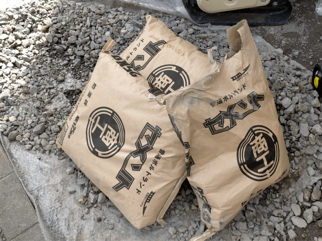 ポーラスコンクリートDIYの材料費内訳。砕石（4号・20〜30mm）＋ポルトランドセメント３袋