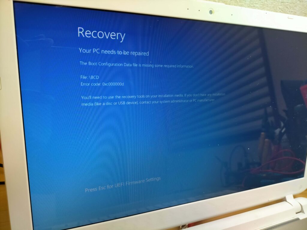 dynabook T45でACアダプター故障による強制シャットダウン後に発生したBCDファイル破損のブルースクリーン（エラーコード：0xc000000d）