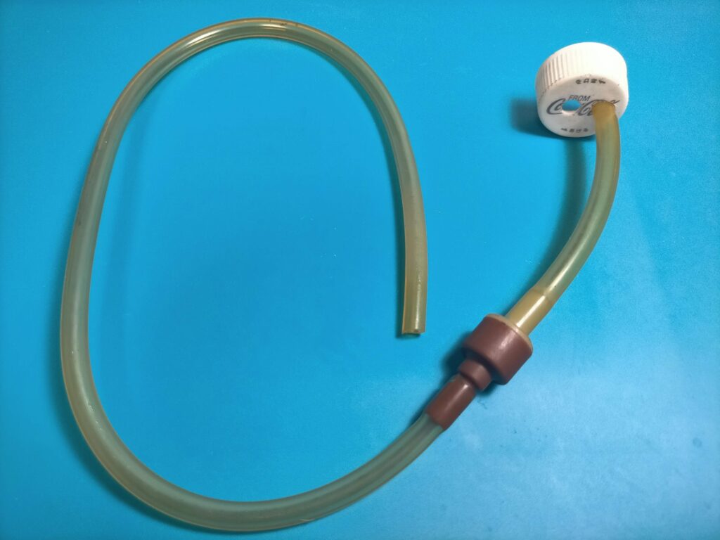 手動式ブレーキフルード交換に使用するワンウェイバルブ（逆流防止弁）と耐油ホースのセット