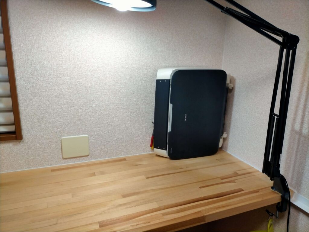 完成したプリンターケース工具箱 閉じた状態 - 壁掛けDIY工具箱