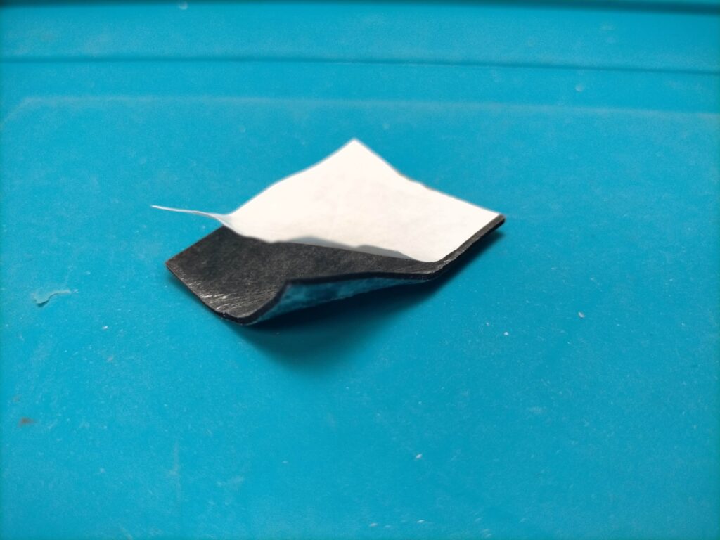 左ハウジング内基板に貼られていた両面テープ