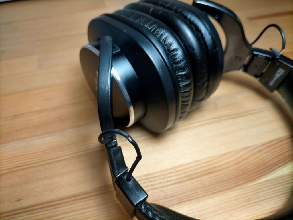 ヘッドホンケーブルR(右チャンネル)断線箇所