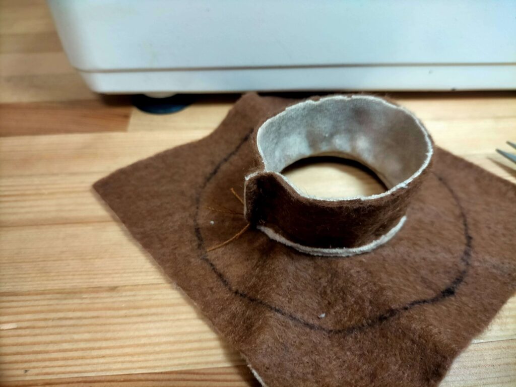 内側面の生地どうしを縫い合わせたところ