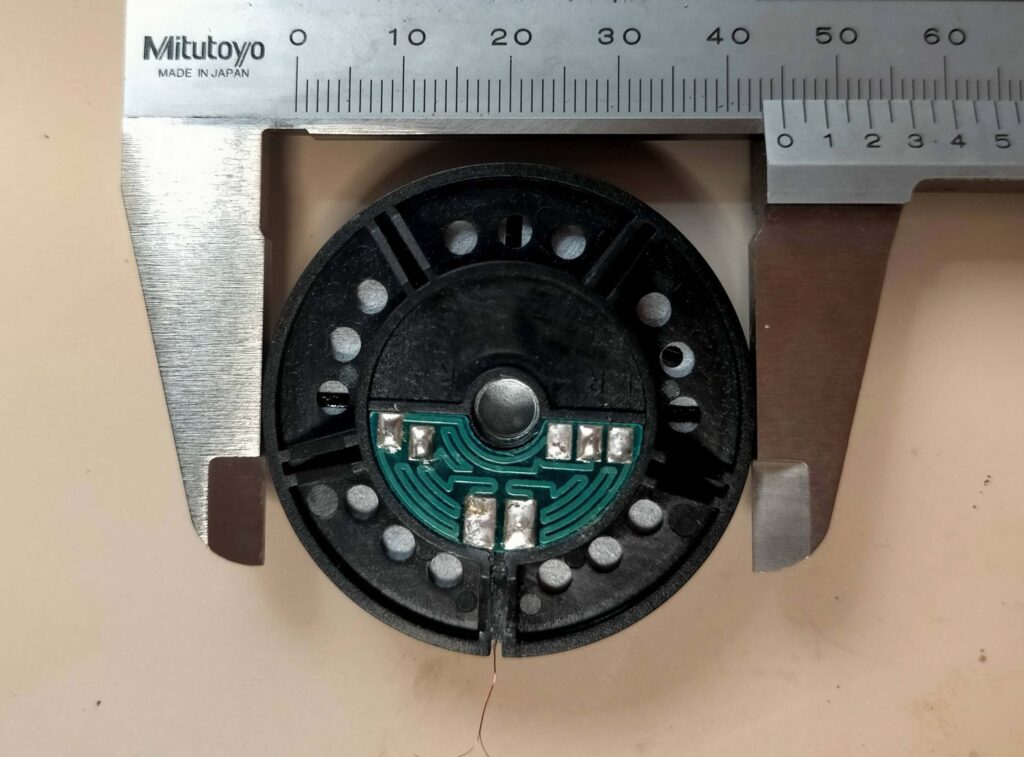 ドライバーユニット純正品の実測(ノギスで直径確認45mm)関連情報