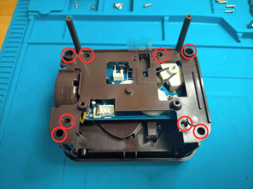 バンクマン内カバー固定ネジ位置図