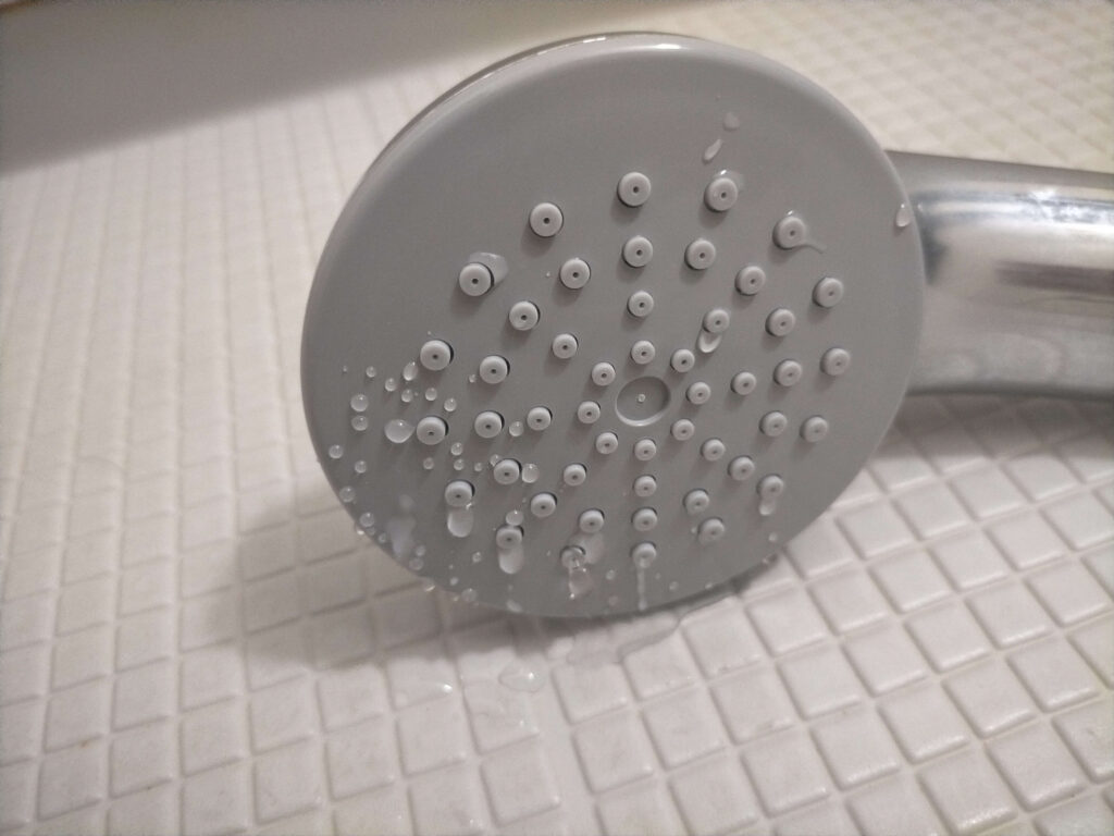 新品散水板に交換した状態