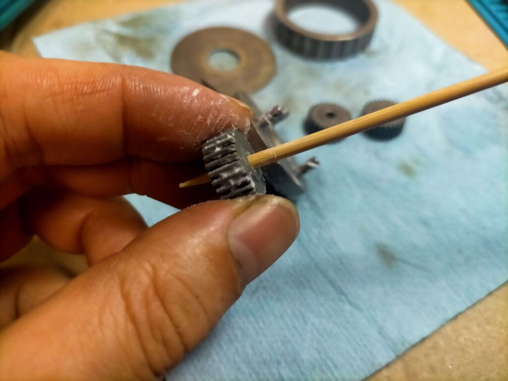 スパーギヤにグリスアップ