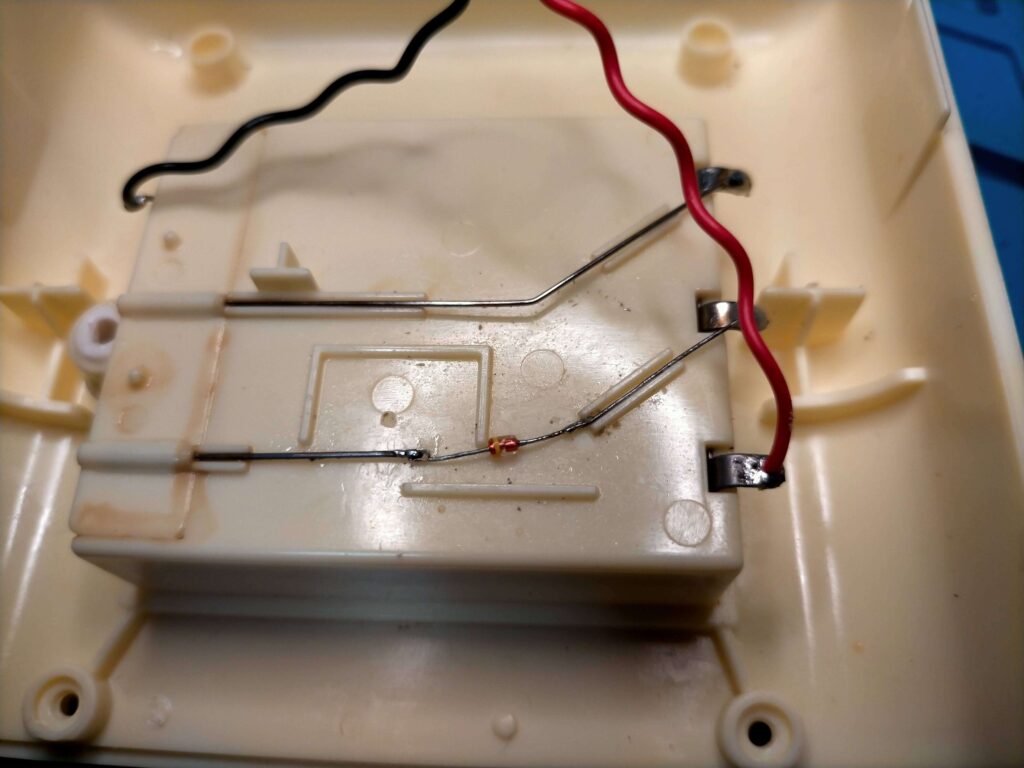 0.25Ω抵抗の代わりにダイオードで代用(乾電池逆接続防止・液漏れ防止)