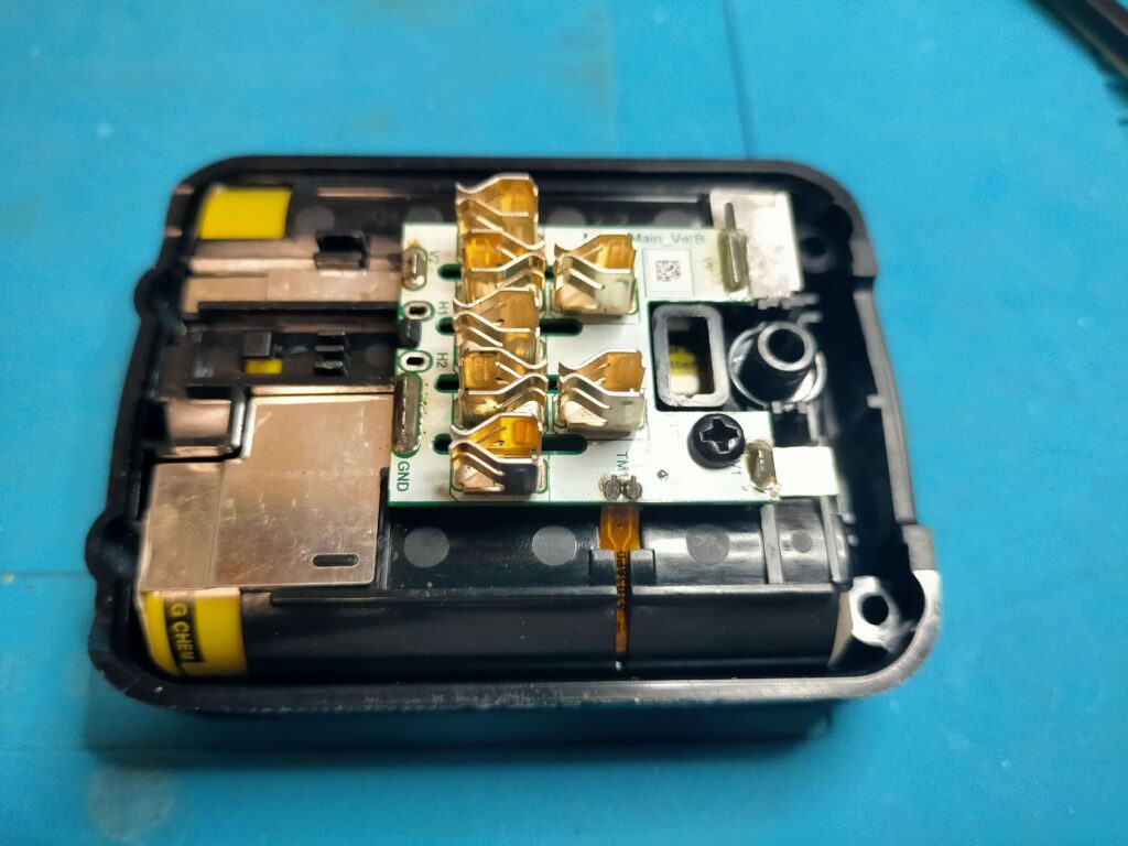 元々ついていた103JTサーミスタ(温度センサー故障検証のため取り外し)