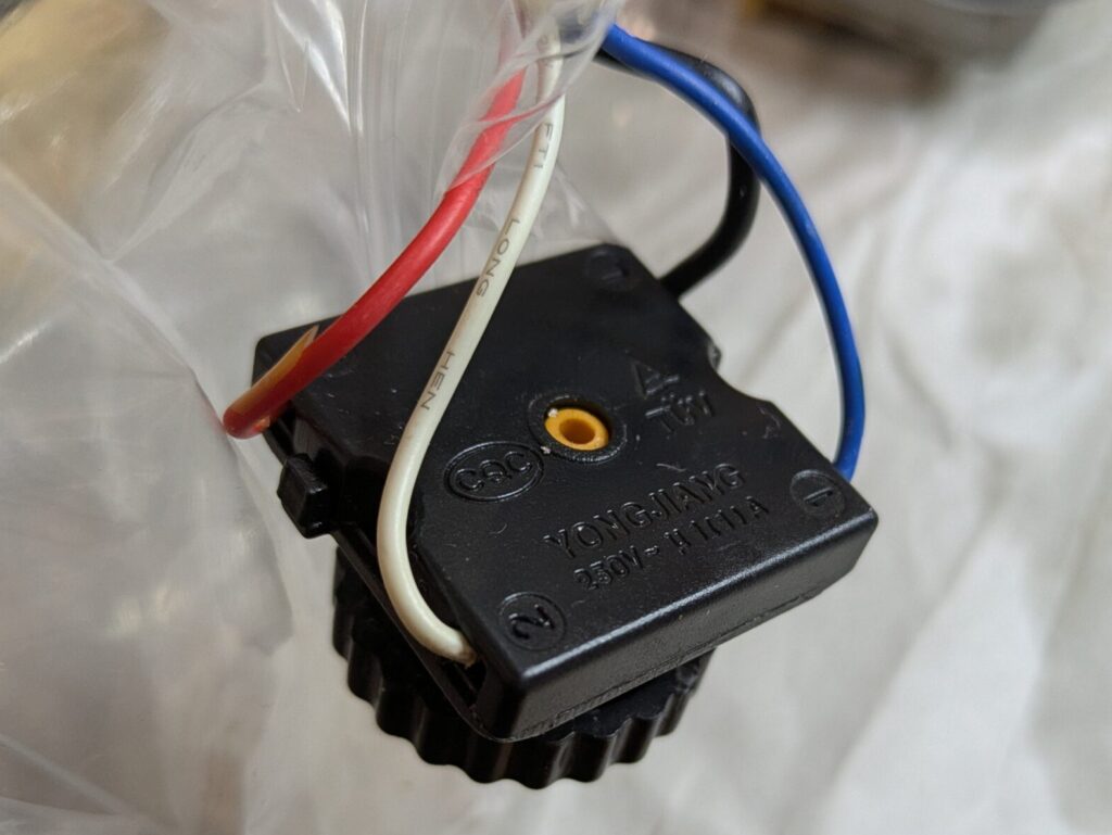 スイッチ（3スピード切替）本体