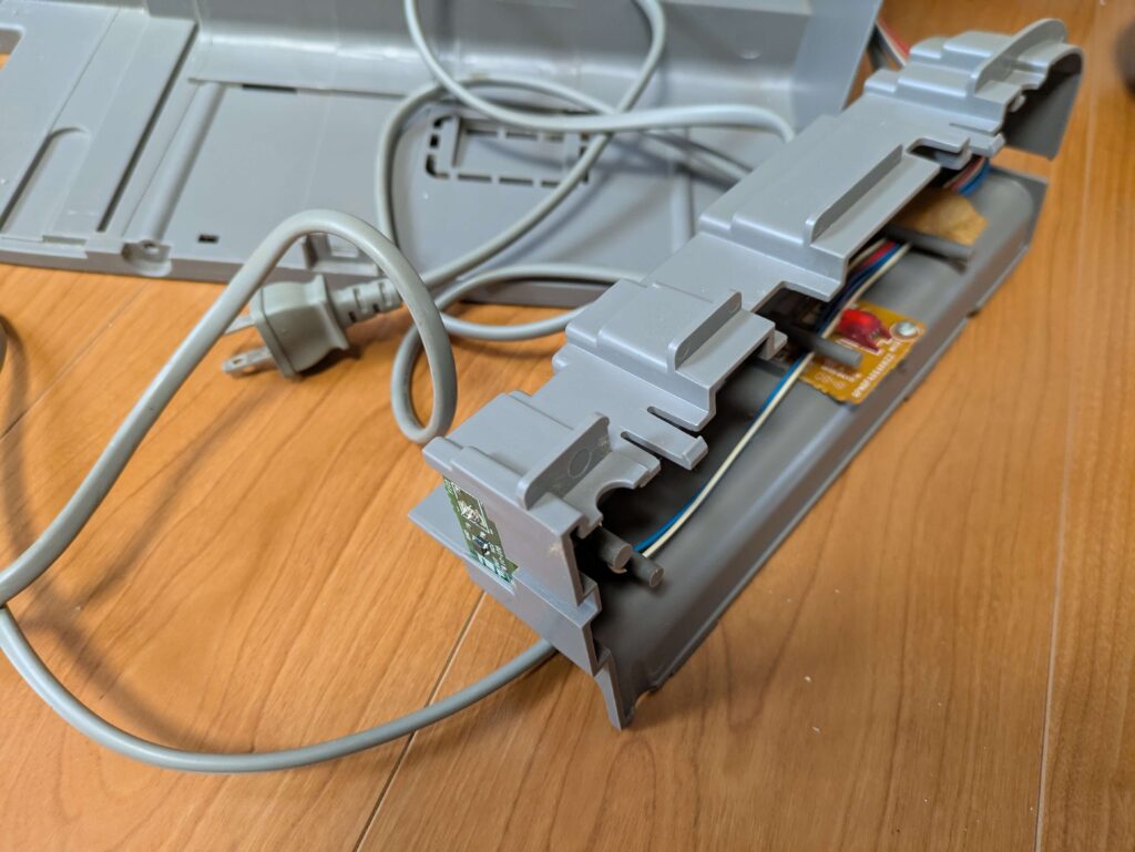 グレーのBOXを外したところ