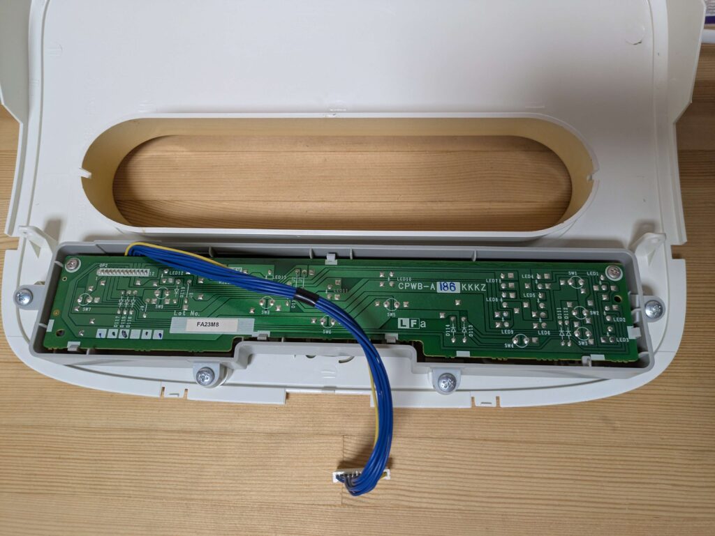 操作部基板（裏側にタクトスイッチとLEDと抵抗）