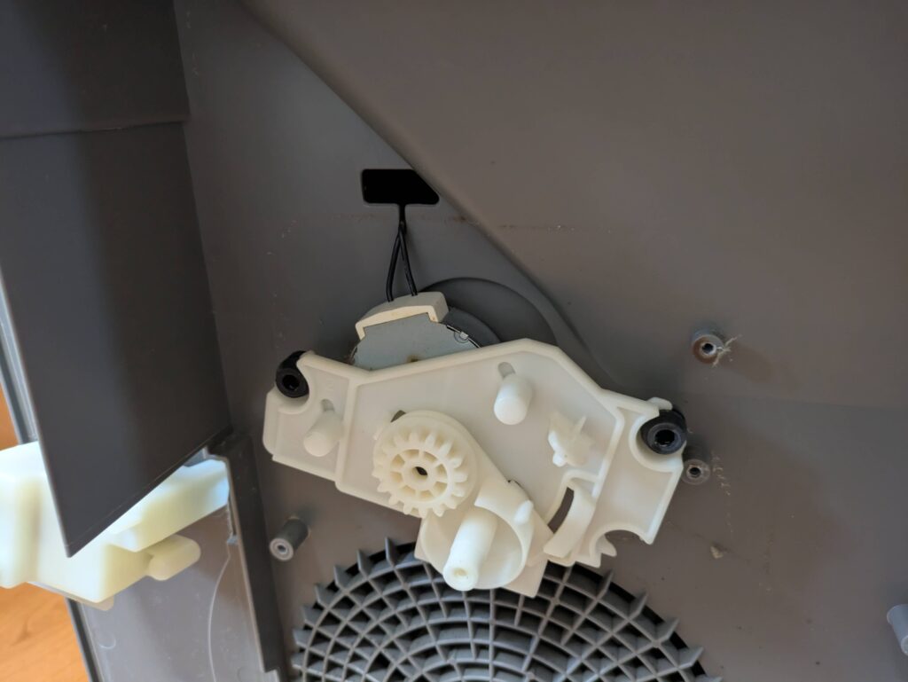 加湿フィルターモーターとギヤ（駆動機構）