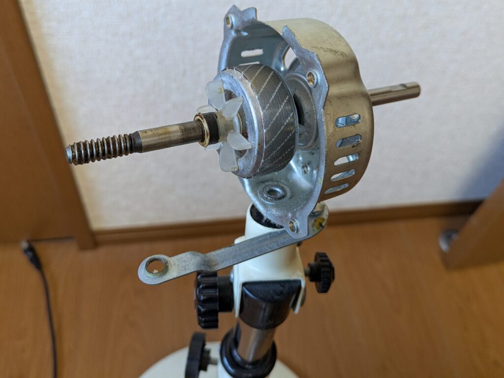 ローター軸と前側モーターケース