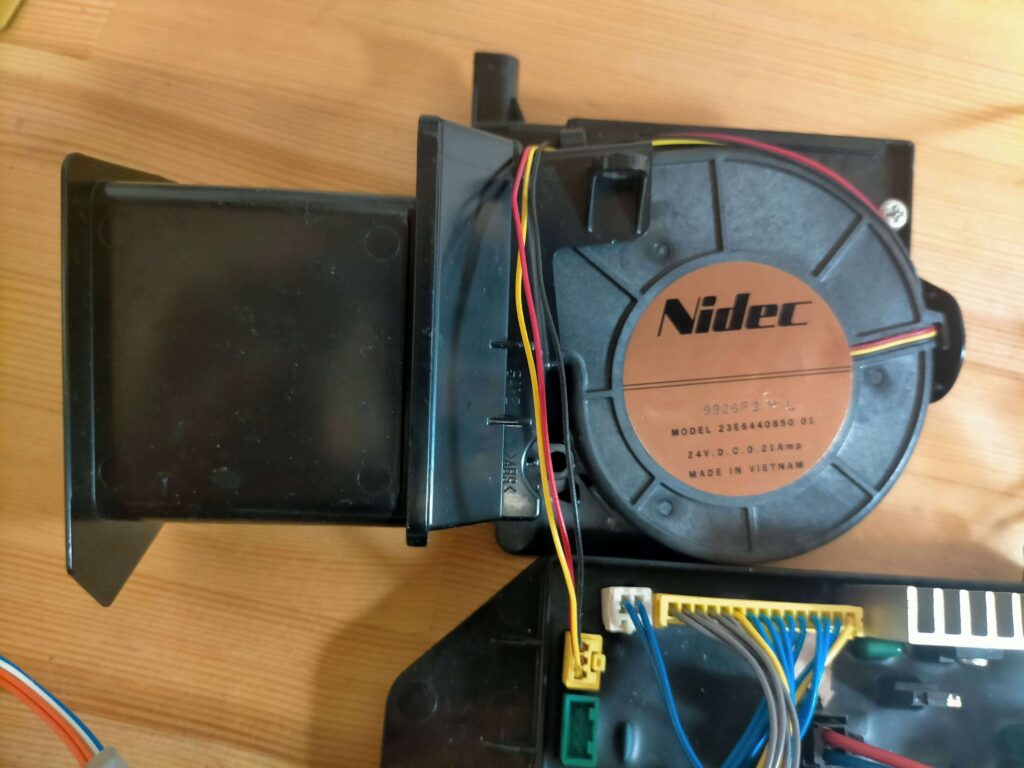 TOTO ウォシュレット脱臭ファン（Nidec製 DC24V 0.21A 3線式）