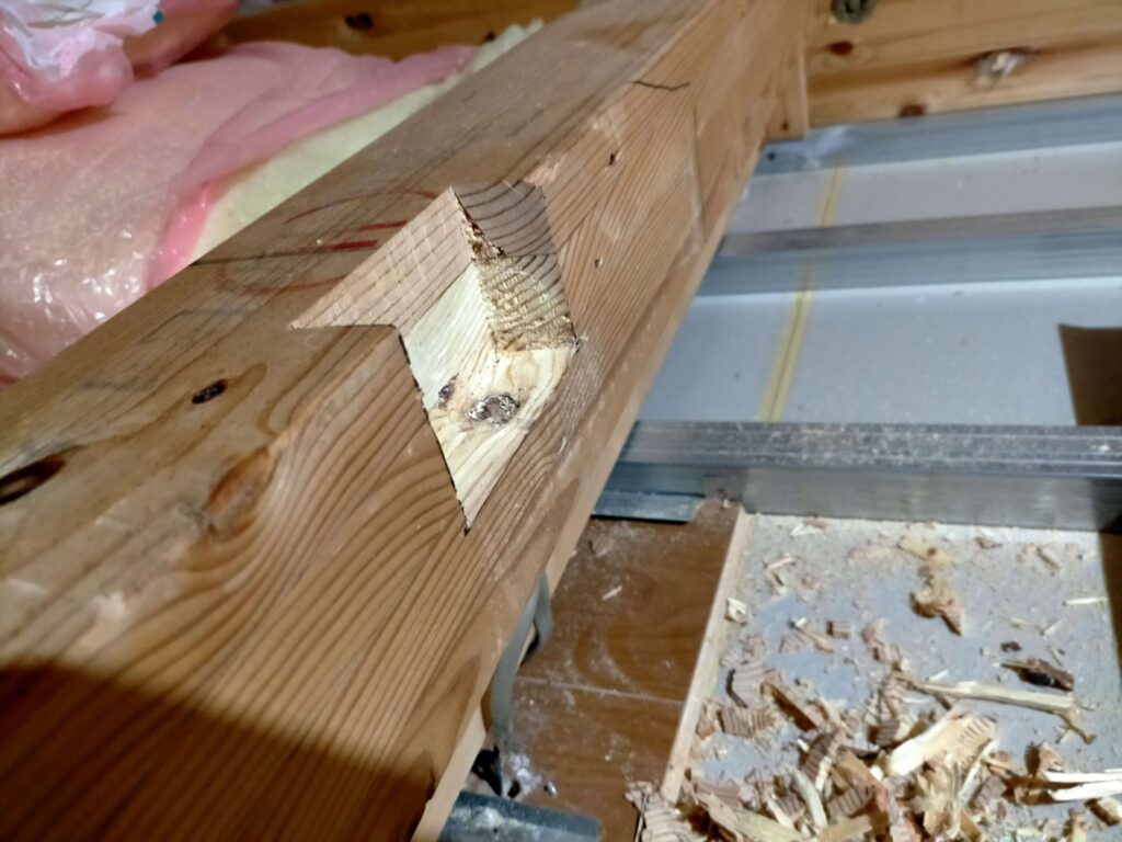 東側大引き取り付け用のほぞ加工（東側）