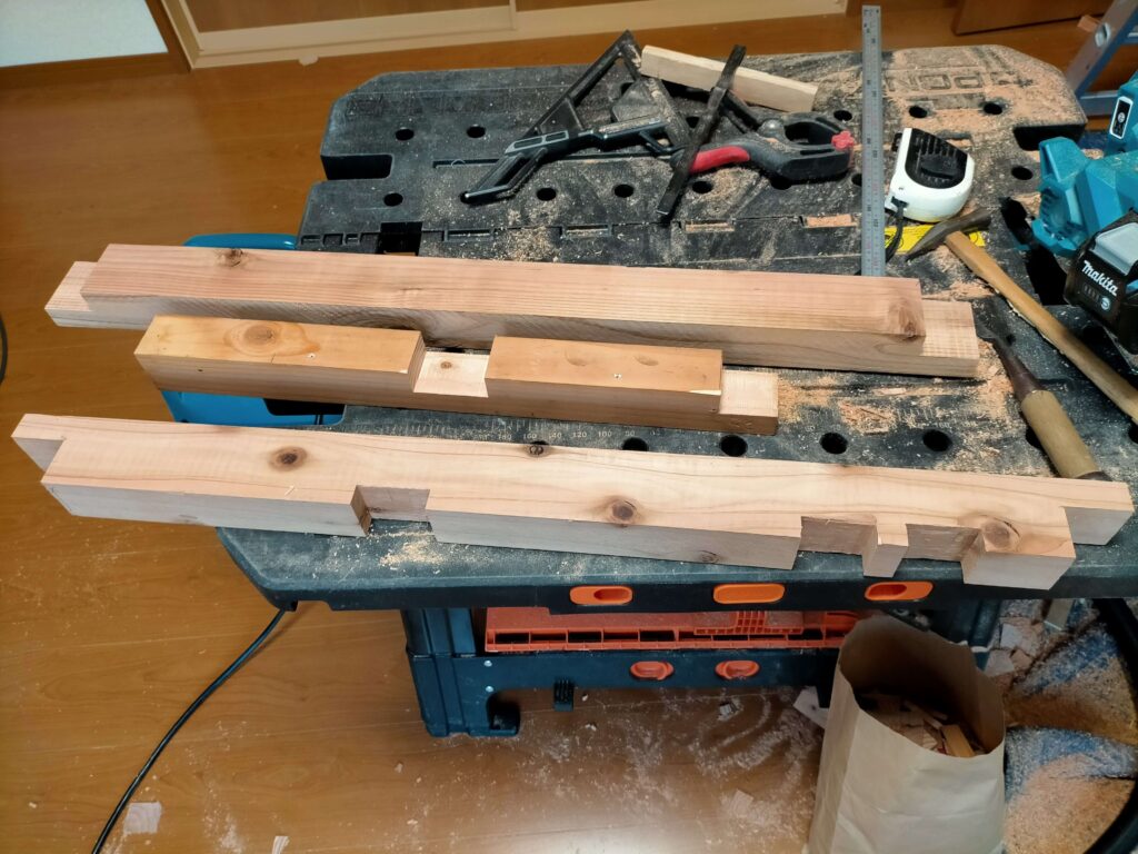 出入口ステップ床用の根太材