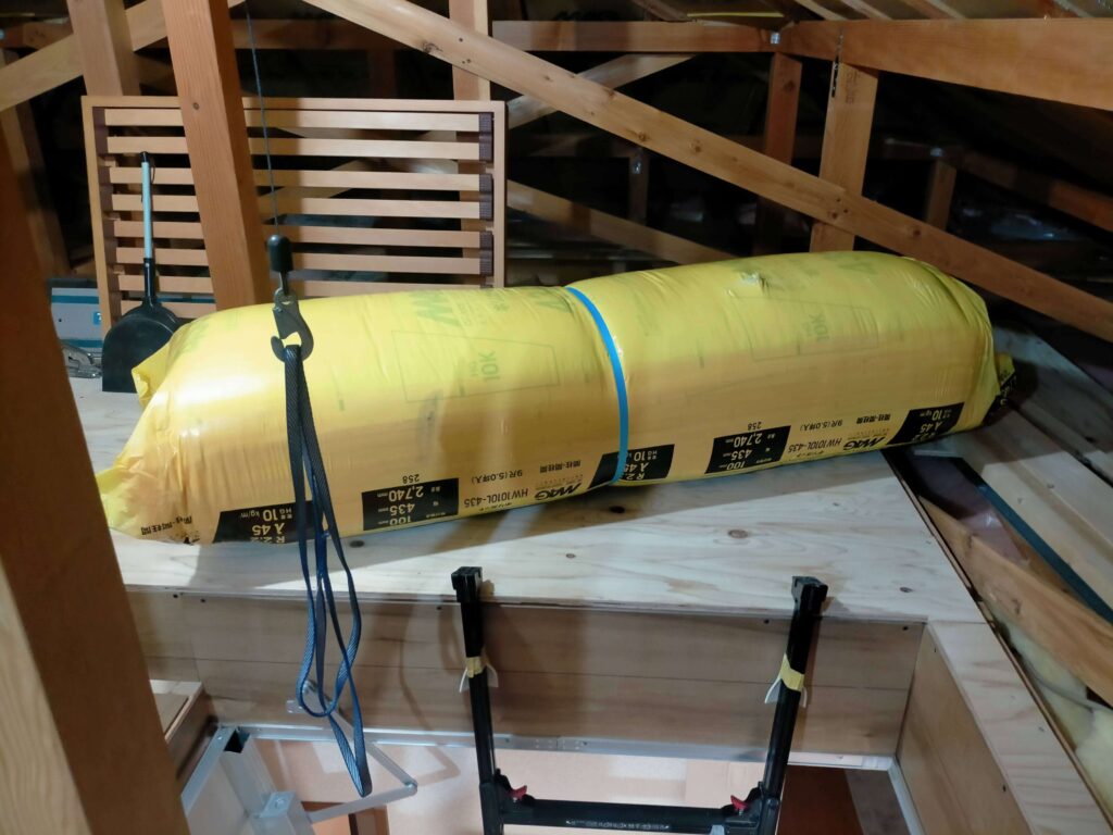 グラスウール断熱材1束(袋入り100mm・5坪入り)