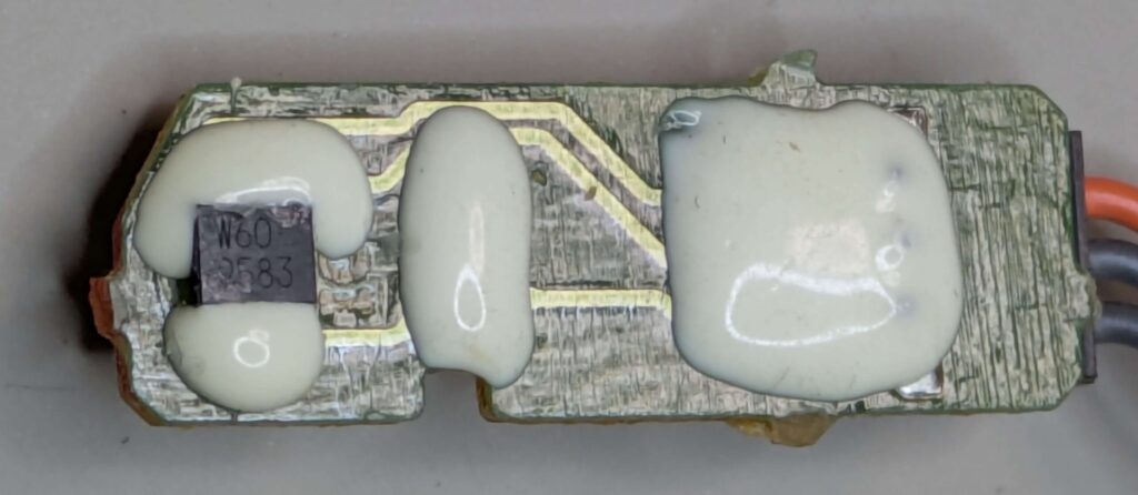 TOTO ウォシュレットのホールIC W60（磁気センサ・本体設置確認用と推測）