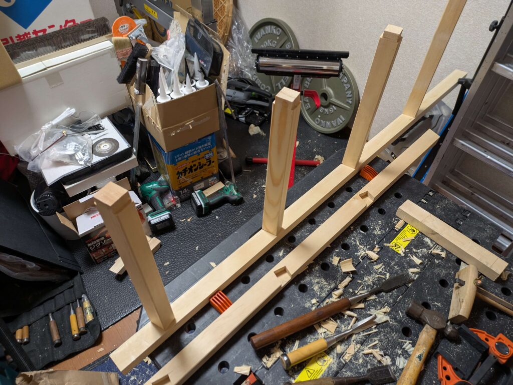 天井収納はしごのほぞ組み製作（支柱にほぞ穴・踏ざんにほぞ加工）