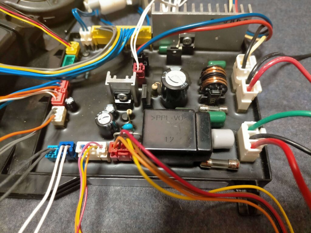 TOTO ウォシュレットメイン基板のコネクタ接続時