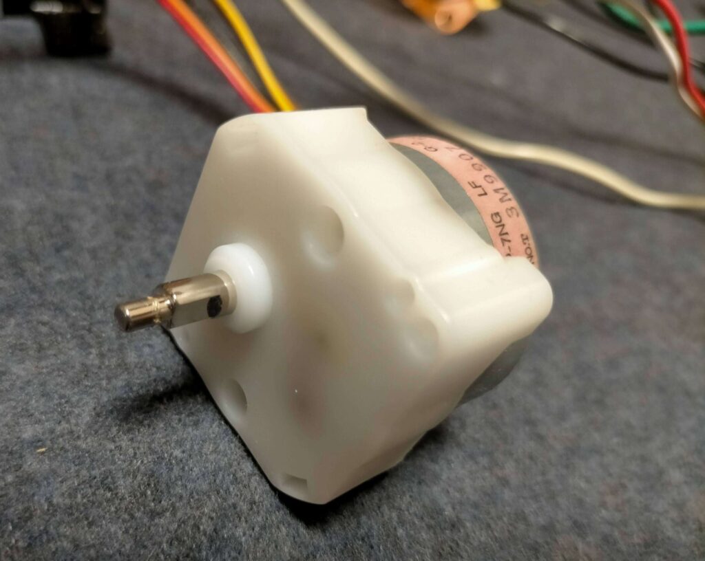 TOTO ウォシュレットノズル伸縮モーターの裏側