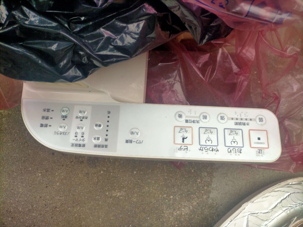 TOTO ウォシュレットの操作ボタンパネル