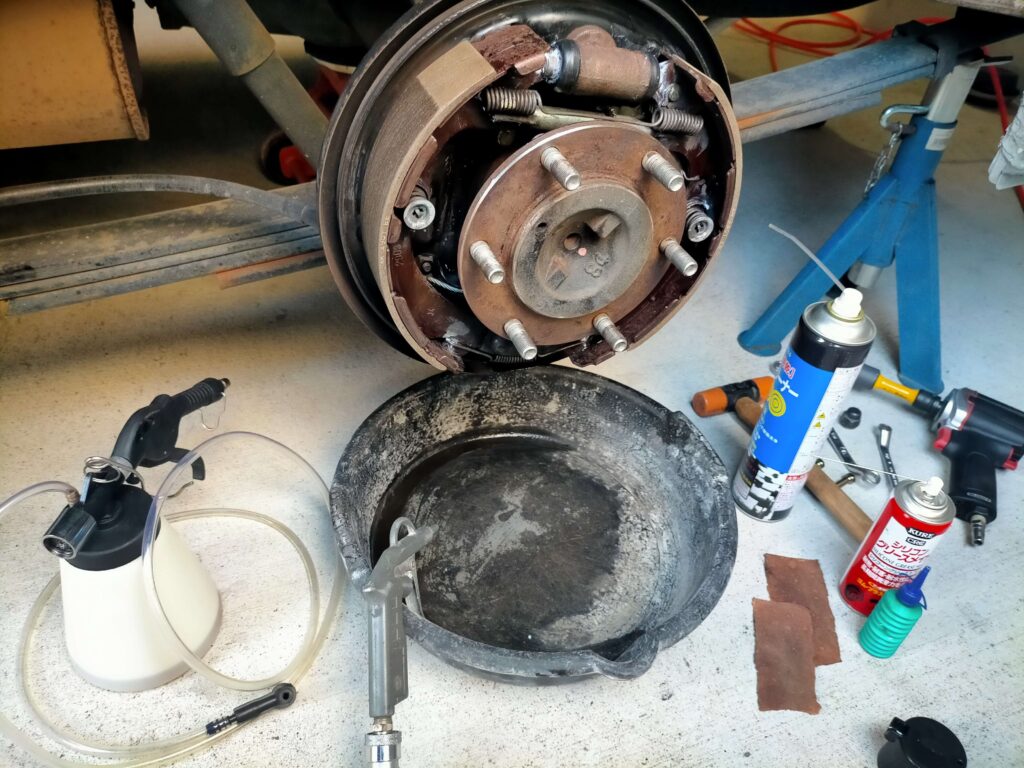 リヤドラムブレーキ点検清掃