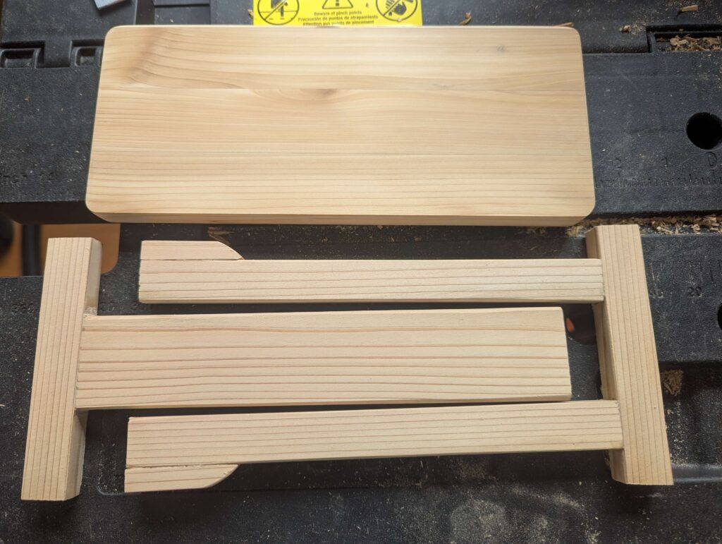 天板と組み立てた足