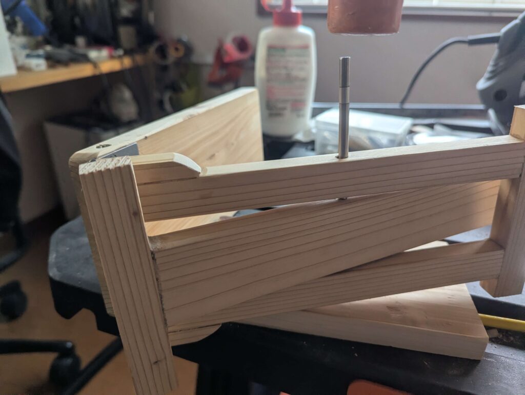 シャフトを打ち込む