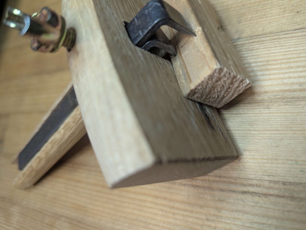 ほぞの幅を2面にケガキ