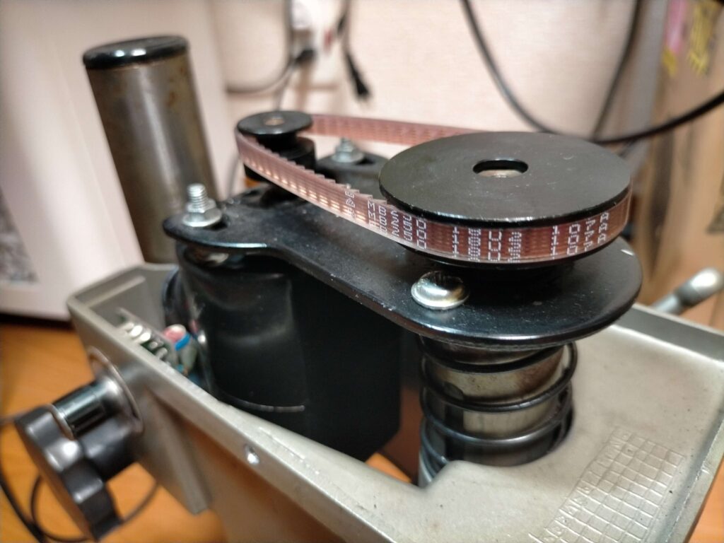 HDP10Aボール盤のベルト交換完了後の状態（新しいベルトが取り付けられた様子）