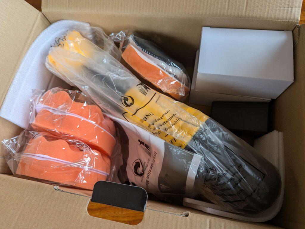 AuTiWOZコードレスポリッシャー外箱を開封した状態