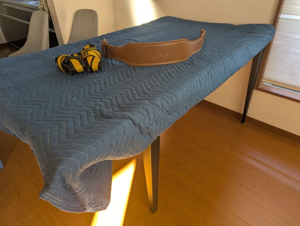 荷揚げ中お世話になったGOLD'S GYM プロレザーベルト