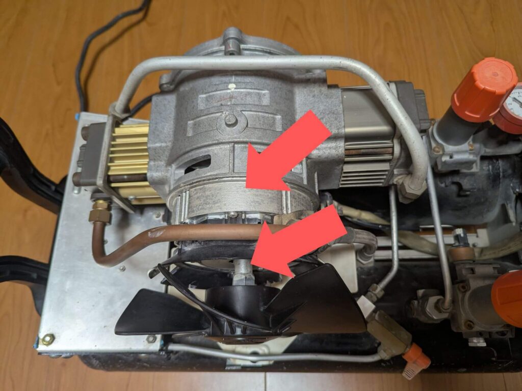 モーターとファンシャフトの赤錆を補修塗装