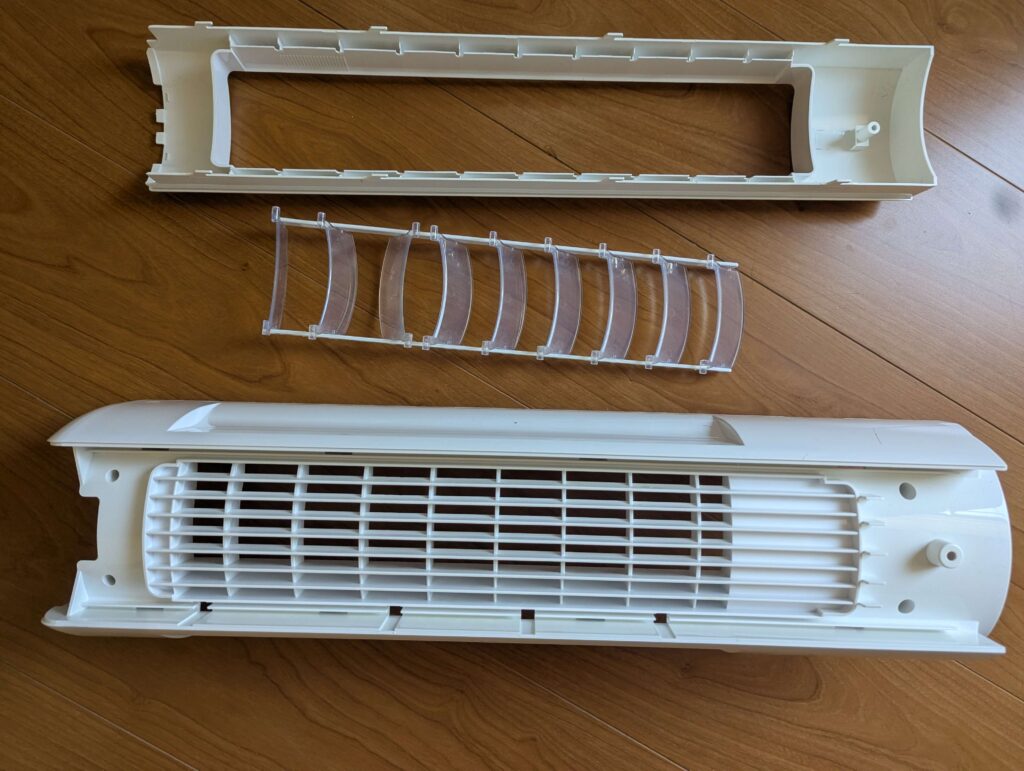 フロントカバーを外したタワーファン内部の様子