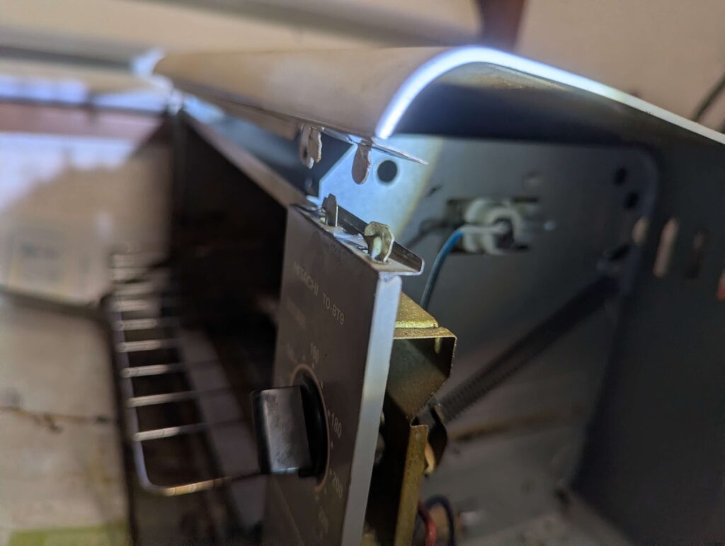 操作パネルと天面パネルの嵌合(かんごう)部