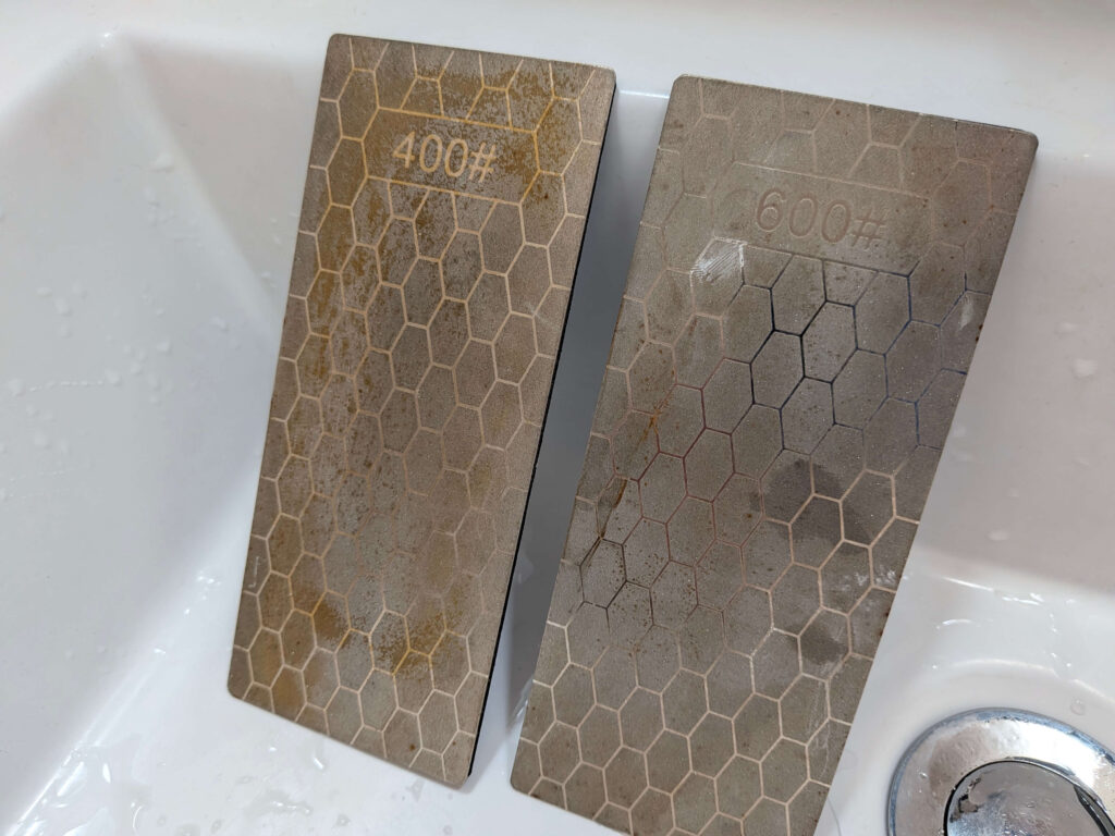 セイコー5アクタスの風防研磨に使用した400番と600番のダイヤモンドヤスリ2本